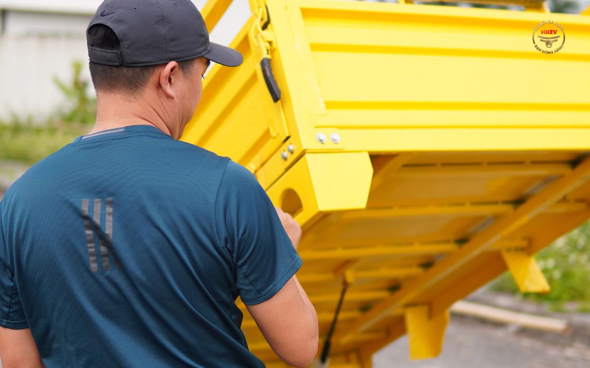 Xe điện chở hàng là gì? Cấu tạo và ưu điểm vận hành thực tế 3 Bảo dưỡng định kỳ xe điện chở hàng giúp tiết kiệm chi phí và tăng tuổi thọ