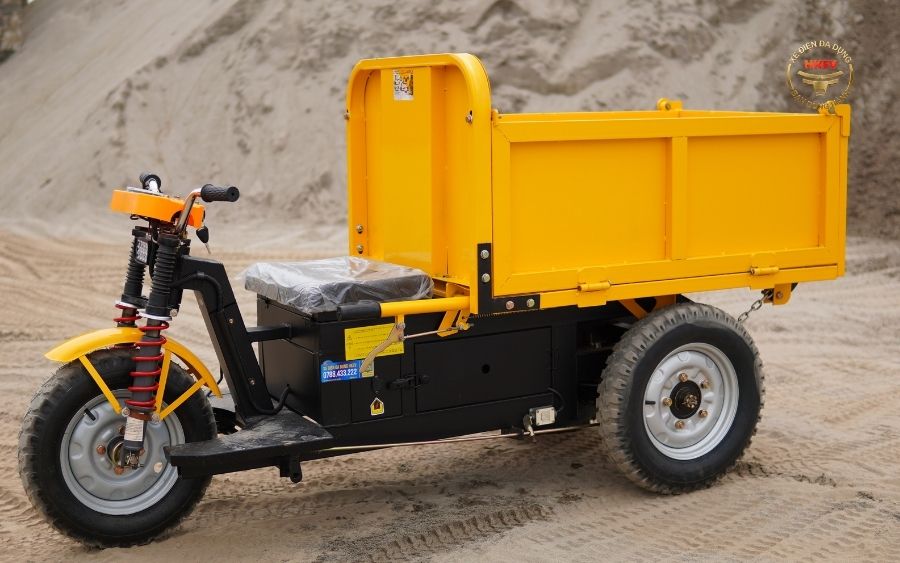 Tìm hiểu đặc điểm và các mẫu xe 3 bánh điện chở hàng hiện nay 1 Xe 3 bánh điện chở hàng thực tế đang hoạt động trong kho bãi công nghiệp